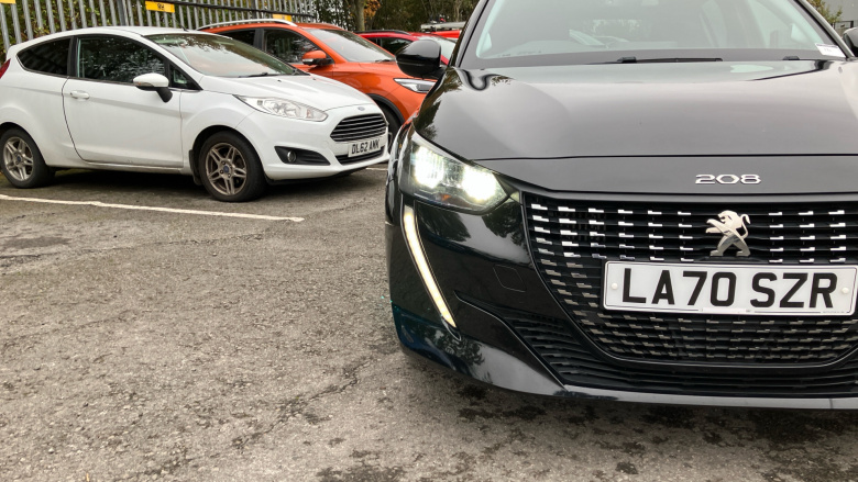 Peugeot 208 1.2 PureTech 100 Allure Premium 5dr Petrol Hatchback